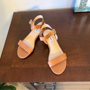 Steve Madden Women's Cache Flat Sandal, Cognac Leather, 7 M